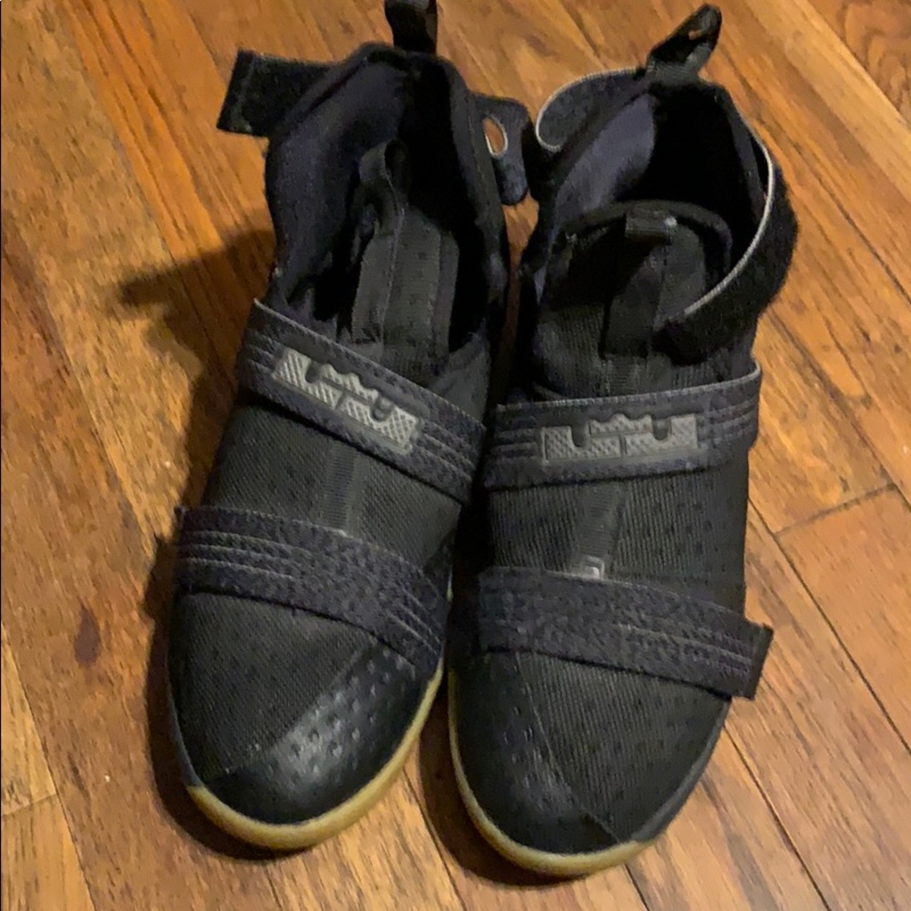 Lebron James Soldier 10 or 11